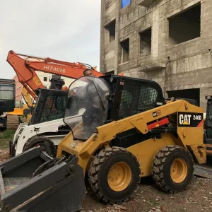 Mini cargadora de orugas Cat246D
