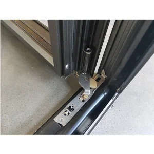 Ventana de cocina con triple acristalamiento, mecanizado CNC, resistencia térmica y sistema silencioso para contratistas