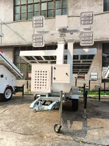 برج إضاءة متنقل يعمل بالديزل 4X400W مزود بمصابيح LED ومولد طاقة شمسية مثبت على مقطورة للاستخدام في البناء