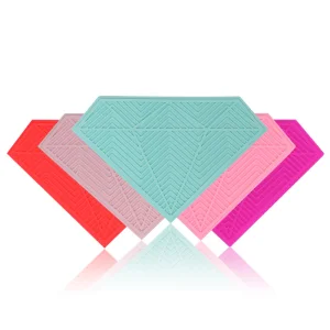 2023 New Design Food Grade Silicone Makeup Brush Cleaner Mat Scrubbing Mat for Professional Makeup