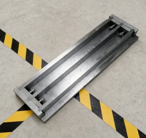 Cost Effective Two Gang Concrete Cube and Prism Mould 25*25*285mm Construction Test Tool