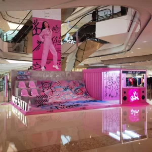 Professional Manufacturing Creative Design Visual Merchandising Window Display Props