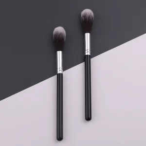 Flame-Shaped Soft Hair Blush Brush