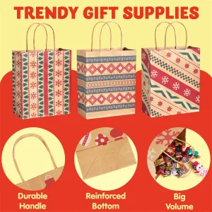 Bolsas de presente de papel de Natal feitas à mão coloridas com ornamentos de Papai Noel para decoração de varanda