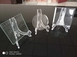 China Clear Floating Quarter Circle Tempered Wall Corner Glass Shelves with Polished Edge Wholesale