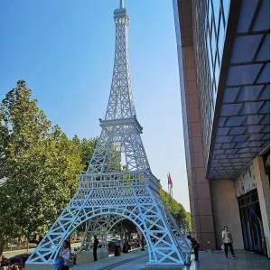 Elegant Stainless Steel Eiffel Tower Sculpture - Wedding Stage Decoration, Handcrafted Metal Art for Home &amp; Event Decor