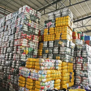 Friperie Garde AAA Wholesale Korean Us Bulk Winter Used Clothing Bundles for Adults Men Wear Thrift Used Clothes Bale for Africa