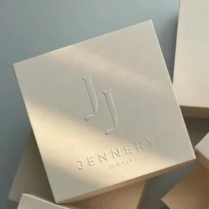 Special Paper White Gift Box with Embossed Logo for Clothing Jewelry for Cosmetics Gold Foil Embossing