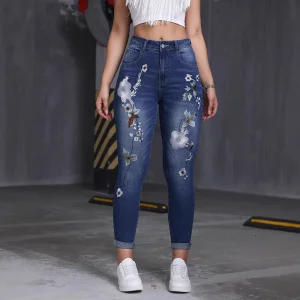 Calças Jeans Femininas Rasgadas Desgastadas em Denim Cinza Lavado Denim Sustentável Cinco Bolsos para Importadores de Vestuário Marca Privada Calças Jeans