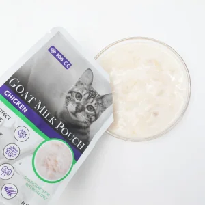 Precio de fábrica Suministro de productos para mascotas Sopa de leche de pollo, conejo y cabra Puré de golosinas suaves para mascotas Snack líquido húmedo para gatitos Barra líquida golosinas lamedoras para gatos
