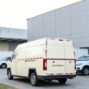 Electric Delivery Van for Convenience Store &amp; Retail Restocking