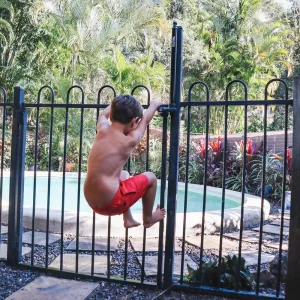 Minimum MOQ Gate and Fence Hardware Lock Pool Fences Security Latch Vinyl Door Lock