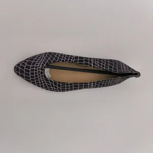 Black &amp; Pink Grid Pattern Pointed-Toe Flats