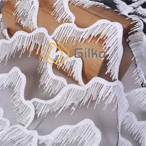 شبكة جبلية مصممة فساتين زفاف قطر