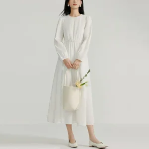 Vestido largo de manga larga con pliegues en acordeón