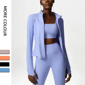 Conjunto esportivo de nylon e spandex de cor sólida com gola alta