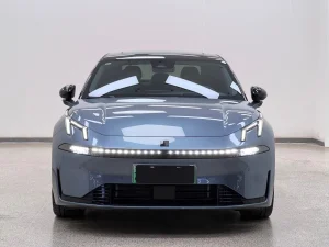 Virada à Esquerda Carro Lynk&Co 07 2024 Em-P 126 Longa Distância Ultra Rápido Carregamento