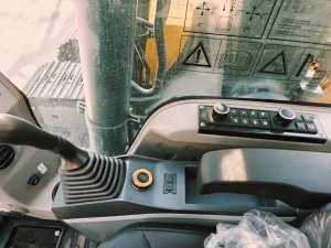 21 Ton Hydraulic Excavator: Efficient Earth Moving Machine for Construction