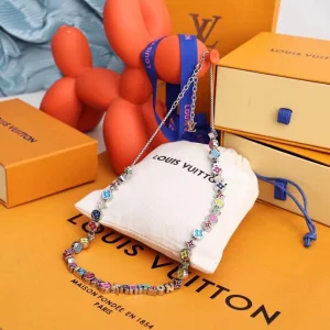 Wholesale Monogram Party Necklace Model 3281 Play a festive song for the Spring/Summer 2022 collection with colorful beads. Monogram Floral and monogrammed decorations spell out the Louis Vuitton logo, embellished with hand-set crystals, Pairs well with the matching bracelet and earrings Supplier, Product