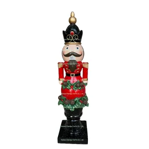 China Strawberry Nutcracker Resin Crafts