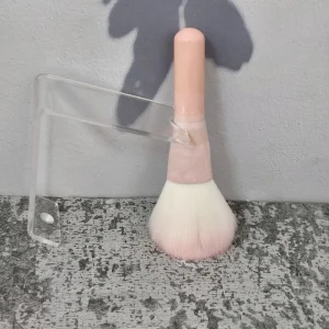 Hot-selling Single pink Blush Brush Cute Loose Powder Brush Soft Doesn't Absorb Powder Portable Makeup Brush