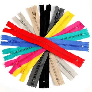 Wholesale High Quality 3# Nylon Zipper Closed End Zipper 20cm for Sale