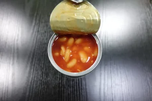 Precio de fábrica de frijoles horneados en salsa de tomate enlatados