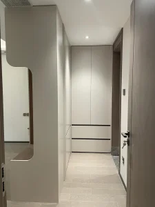Nova Chegada Design de Armário Moderno Luxuoso Personalizado em Madeira Sólida Armários Altos para Sala de Estar Móveis Armários de Cozinha