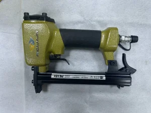 20gauge Fine Crown Air Pneumatic Staple Gun 1013j for Staples
