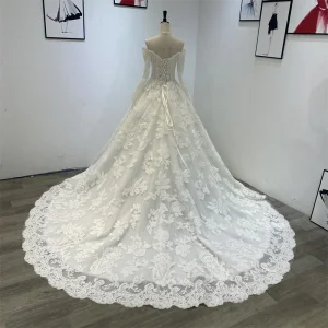 فساتين زفاف بسيطة من الدانتيل الفرنسي الأنيق مصممة حسب الطلب من المصنع مع أكمام طويلة للعروس
