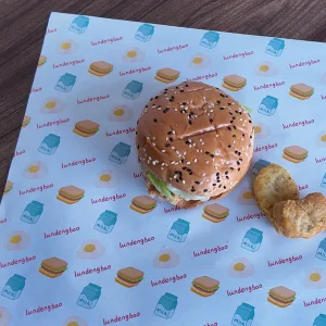 Custom-Made Recyclable Greaseproof PE Coated Virgin Specialty Paper Printed Layers Baking Bread Tray Mat Hamburger Sandwich