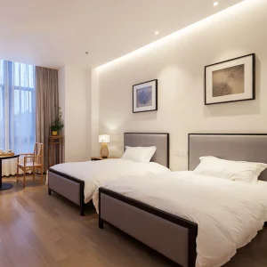 Mueble de hotel de madera tamaño king