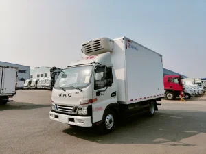 JAC V5 Gas Fuel Refrigerated Truck for Fresh Meat and Milk Transport
