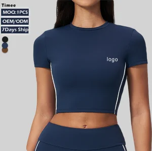 Top de treino cropped de manga curta personalizável com etiqueta privada azul marinho com listras brancas OEM ODM para roupas de atividade