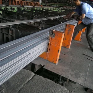Laminated Leaf Springs Raw Material Hot Rolled Spring Steel Flat Bar