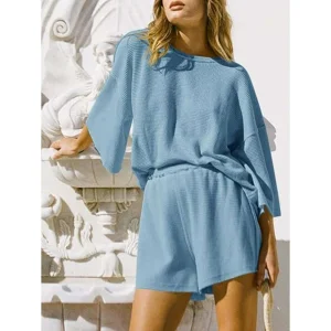 Wholesale Women Top and Shorts Clothing Set Ladies Two Piece Outfit for Seasonal Fashion Collections