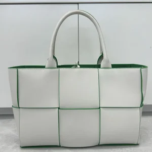 Bolso de Cuero Genuino Tejido a Mano