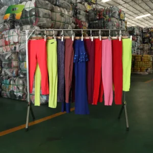 Fornecedor de Roupas Usadas Femininas Plus Size em Atacado, Mistura de Tecidos, Austrália, Lote de Roupas Usadas Masculinas em Fardos para o Comércio dos EUA
