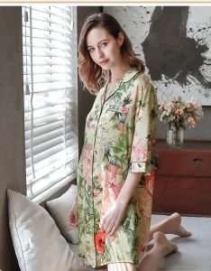 Conjunto de Pijamas de Seda para Mulheres de Alta Qualidade Personalizado