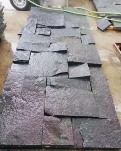 Natural Surface Irregular Size Black Sandstone for Wall Decoration