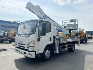 Isuzu Elf 4X2 Drive 24m 28m 33m Hydraulic Ladder Truck Insulated Boom Aerial Work Platform Hanging Basket Hydraulic Ladder Truck