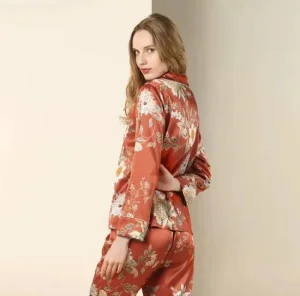 Conjunto de Pijamas Longos de Seda Personalizados para Mulheres em Moda Casual