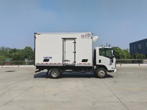 High Quality 4*2 4.5tons Refrigerator Box Truck Fish Transport Freezer Truck Refrigerated Truck Thermo King Refrigerator Unit