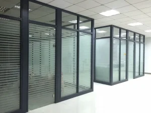 Versatile Office Furniture: Goometel's Customized Partition System Options