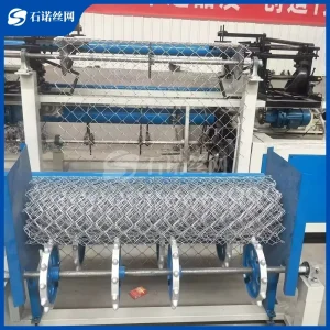 Cost-Effective PVC Coated Chain-Link Fencing Making Machine for Temporary Construction Barriers