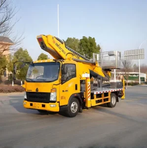 Sinotuck 33m Aerial Work Vehicle Truck with a Small Aerial Platform