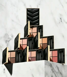 High Quality Long-lasting Four-color Dark Eyeshadow Palette with Shimmer and Matte Finishes Smooth Powder Texture