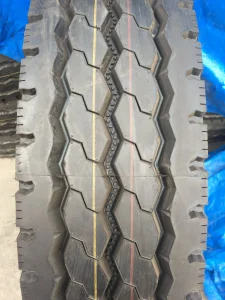 Constancy Brand Truck Tyres 11.00r20 Pattern 897 OEM Quality TBR Tires Commercial Vehicle Fuel-Efficient All-Steel Design Low MOQ