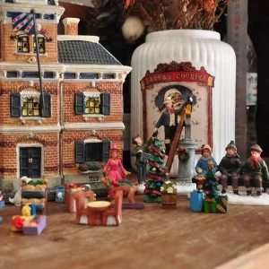 Elegant Christmas Figurine