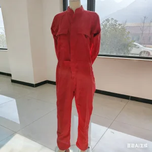 Suministrar ropa de trabajo ignífuga, impermeable y resistente al aceite